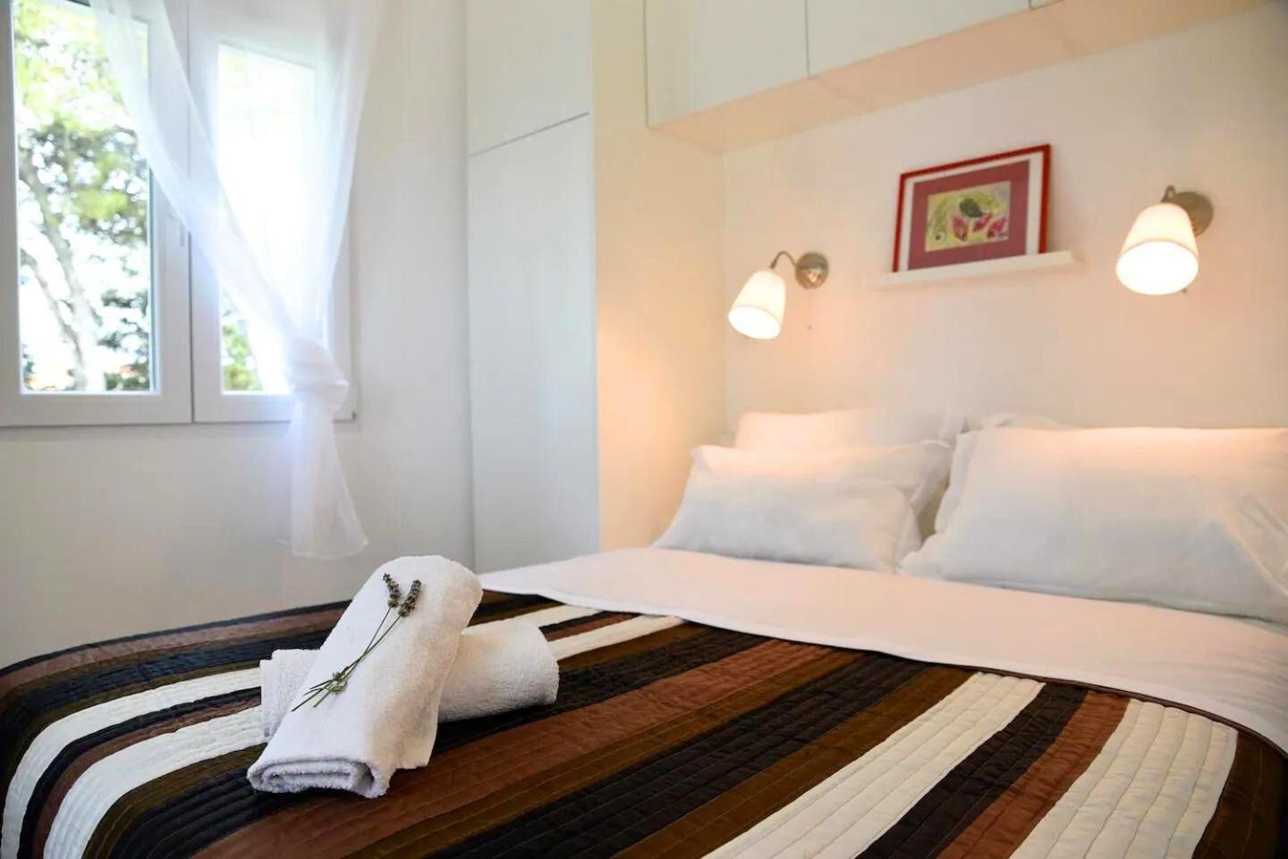 Lili Sunset Apartment Stari Grad  Exterior photo